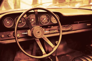 iç eski lüks araba