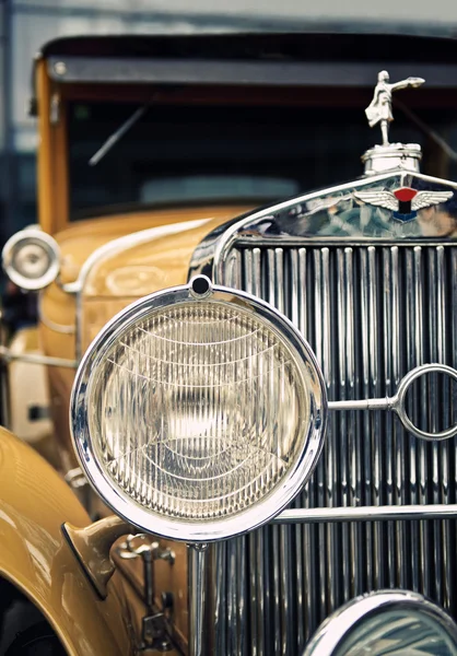 Una vista del coche retro — Foto de Stock