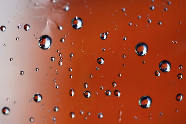 Wassertropfen und Farben — Stockfoto