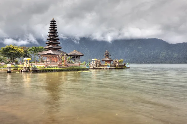 Ulun danu tempel — Stockfoto