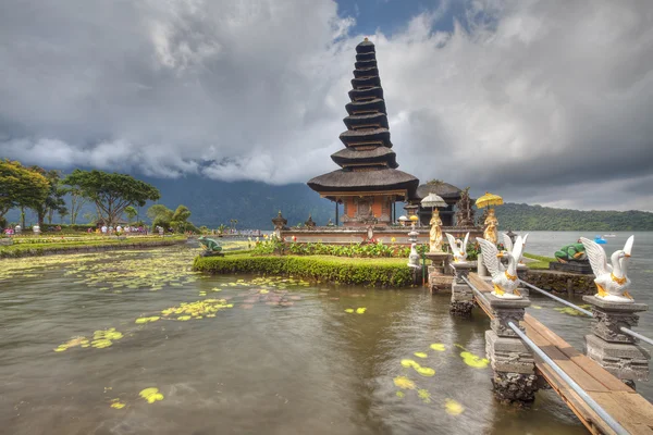 Ulun danu tempel — Stockfoto