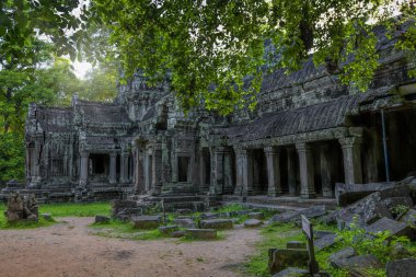 Sunrise üzerinde ta phrom