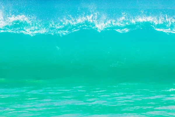 Olas de surf y agua turquesa — Foto de Stock