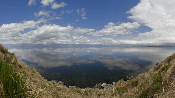 Панорама озера весни — стокове фото