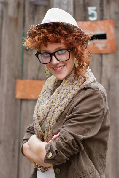 Sorrindo hipster menina — Fotografia de Stock