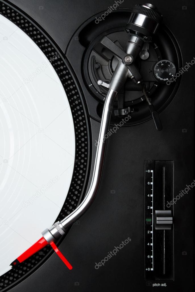 Professional turntable for a DJ