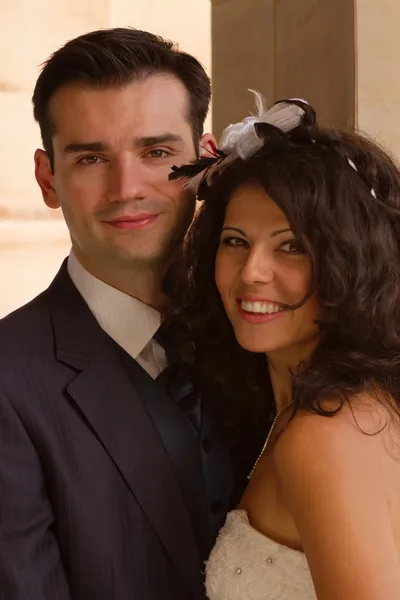 Jovem casal feliz após o casamento — Fotografia de Stock