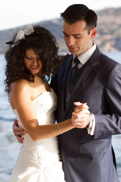 Couple dancing the wedding dance — Stock Photo, Image