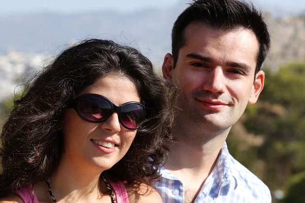 Couple do sightseeing in Athens — Stock Photo, Image