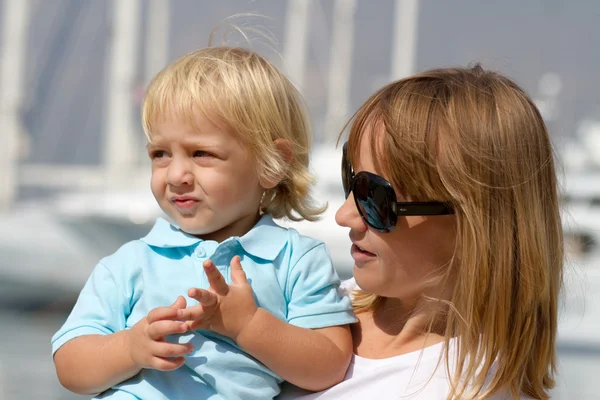 Mom and her cute little blond son — Stock Photo, Image