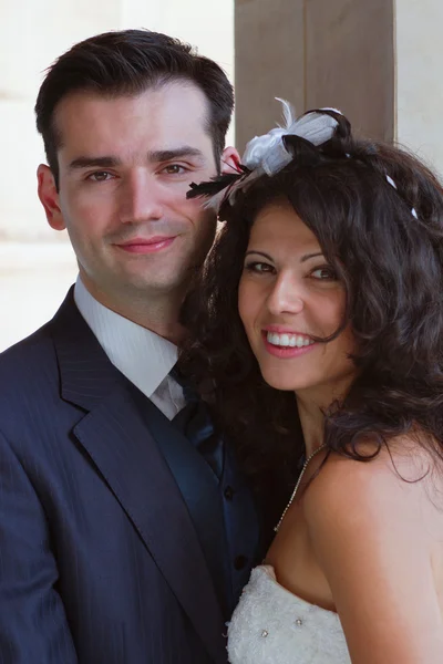 Jovem casal feliz após o casamento — Fotografia de Stock