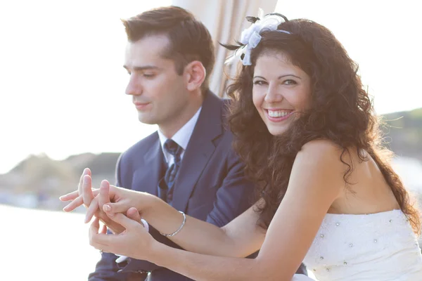 Sparkling smile of young pretty bride — Stock Photo, Image