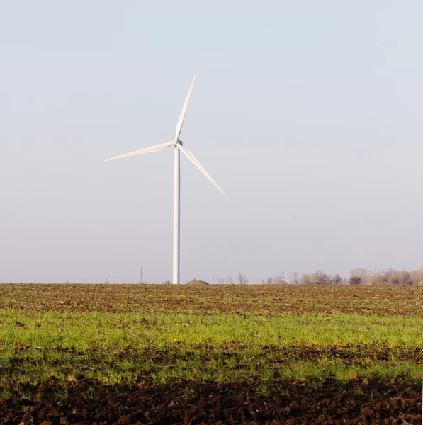 Vindkraftverk genererar elektricitet — Stockfoto