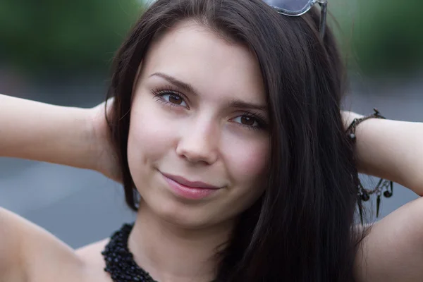 Beautiful young brunette girl — Stock Photo, Image