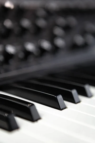 Elektronisches Piano Synthesizer Keyboard Tonstudio Professionelles Synthesizergerät Für Die Musikproduktion — Stockfoto