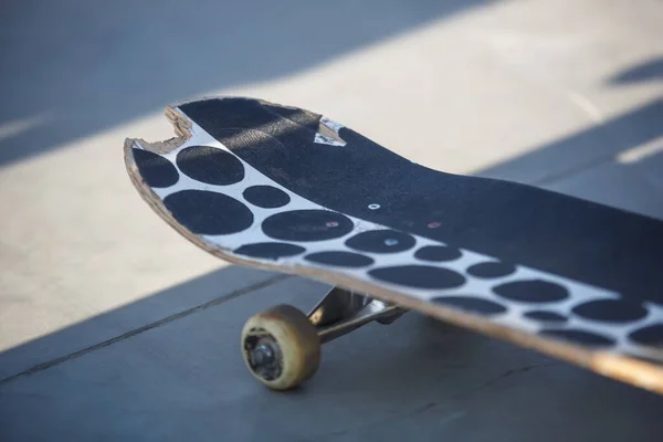 Deck Skate Velho Para Truques Moeduras Parque Skate — Fotografia de Stock