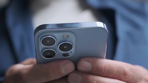 Kyiv Outubro 2021 Vídeo Iphone Pro Telefone Inteligente Filmado Close — Vídeo de Stock