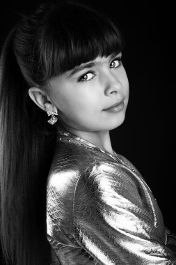 güzel şirin kız portresi