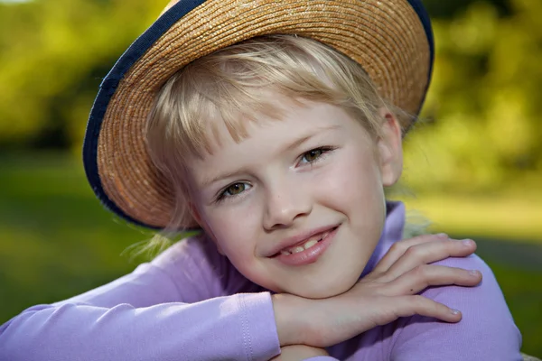 Beautiful blond girl — Stock Photo, Image