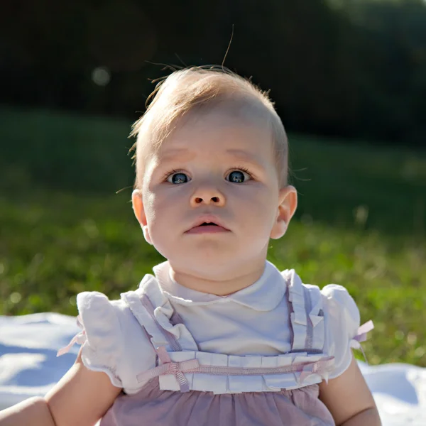 Baby girl outoor — Stock Photo, Image