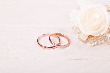 Evlilik yüzükleri.