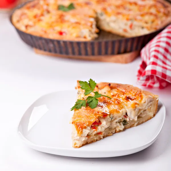 Sulu tavuklu böreği