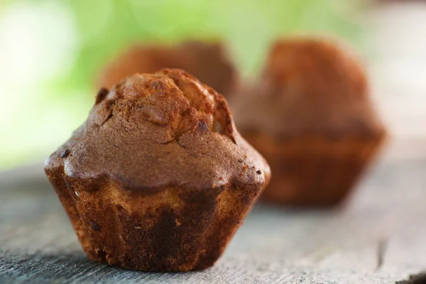 Muffins de chocolate caseros al aire libre — Foto de Stock