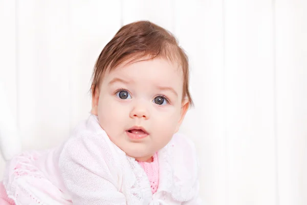 Retrato adorable bebé niña — Foto de Stock