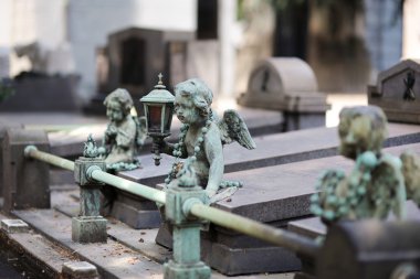 melek heykeli paslı demir