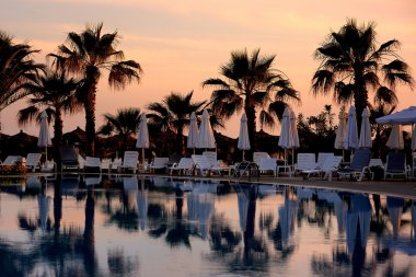 gün batımında güzel Yüzme Havuzu