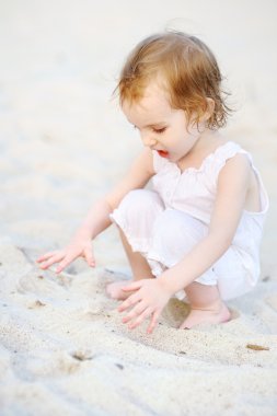 oynarken sevimli bebek kız