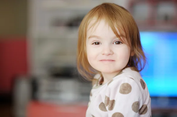 Adorable portrait de jeune fille — Photo