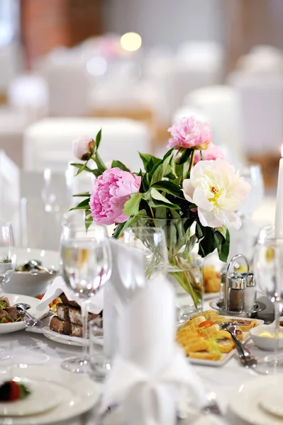 Zestaw stołowy dla imprezy — Zdjęcie stockowe