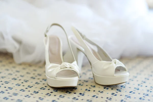 Sapatos de noiva elegantes — Fotografia de Stock