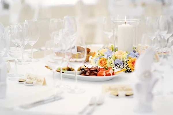 Table set for an event party or wedding reception — Stock Photo, Image