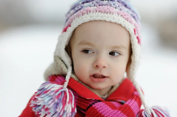 Piccola bambina invernale — Foto Stock