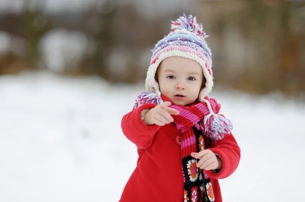 Lite vinter baby girl — Stockfoto