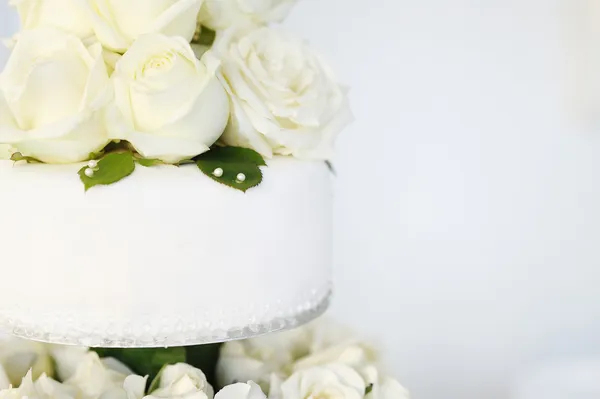Tarta de boda blanca —  Fotos de Stock