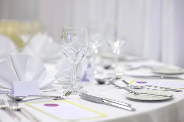 Empty place cards on the festive table — Stock Photo, Image