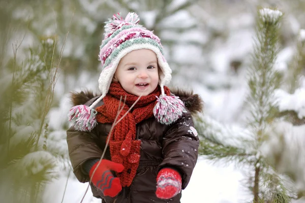 冬の小さな女の赤ちゃん — ストック写真