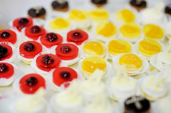 Rozmanité ovocné želé dortíky — ストック写真