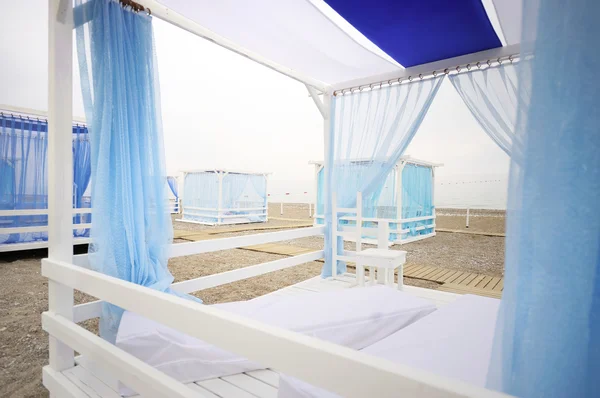 Bella tenda bianca e blu — Foto Stock