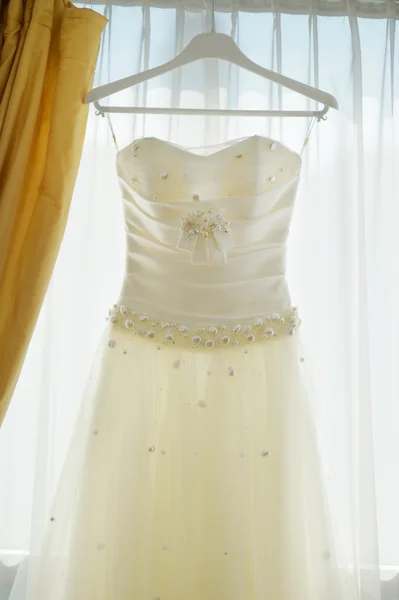 Beautiful wedding dress — Stock Photo, Image