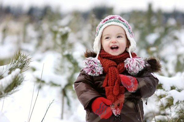 Kız kış küçük bebek — Stok fotoğraf