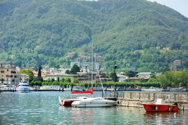 Barcos de pesca en Como — Foto de Stock