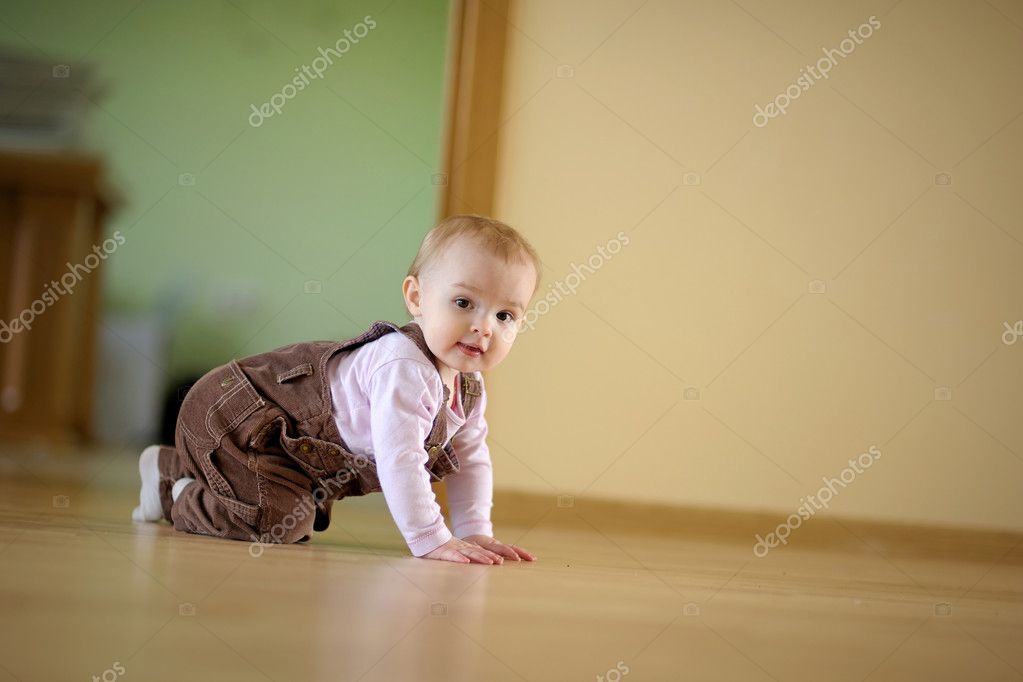 Les Bébés Rampent Images Libres De Droit, Photos De Les Bébés Rampent |  Depositphotos