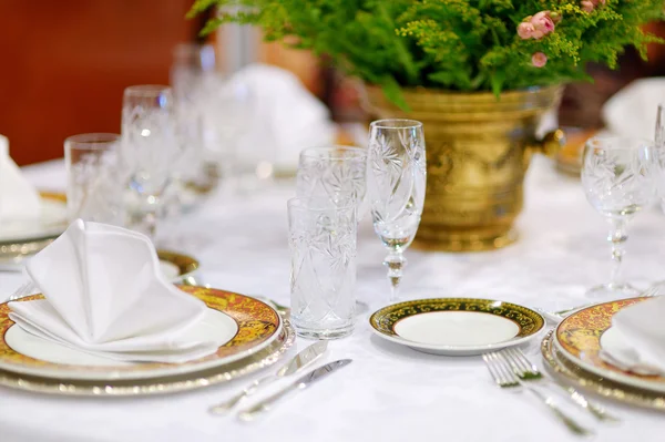 Ajuste de mesa para una fiesta —  Fotos de Stock