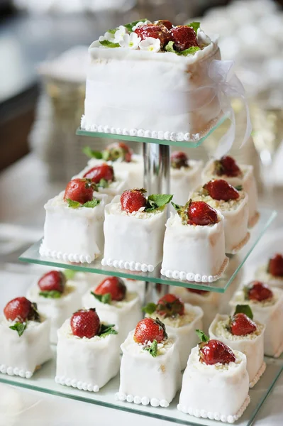 Gâteau de mariage chic — Photo