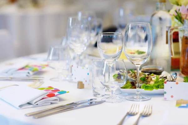 Tavola apparecchiata per una festa di eventi — Foto Stock