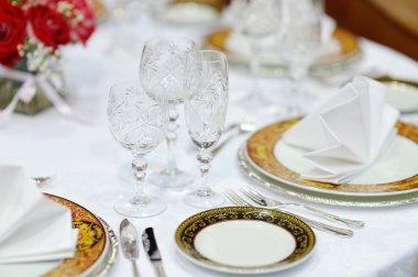 Bir olay partisi için tablo ayarlandı